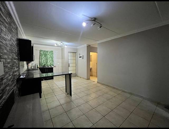 3 BEDROOM APARTMENT FOR SALE IN GEELHOUTPARK